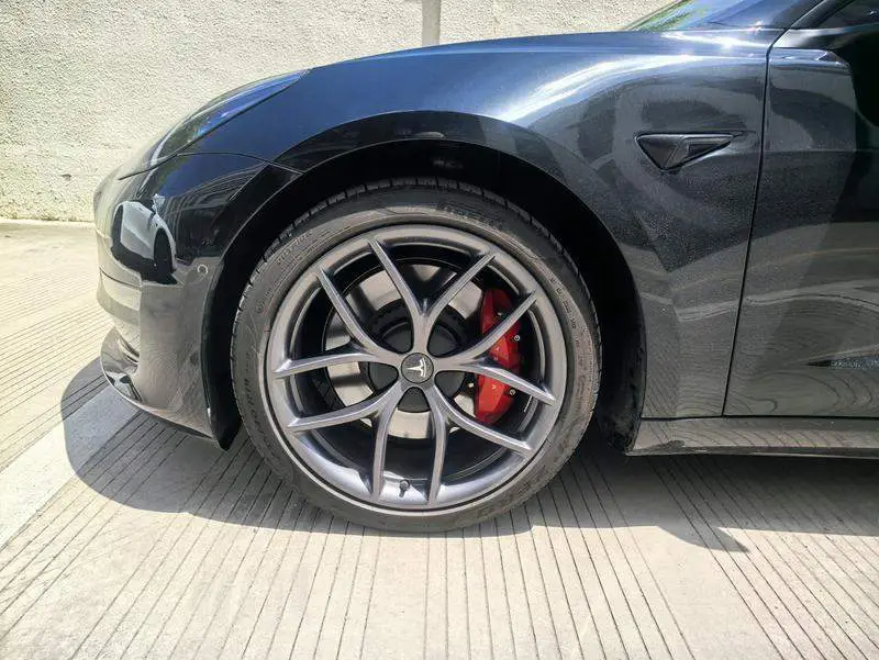 Model 3 2022 Performance All-Wheel Drive — 4