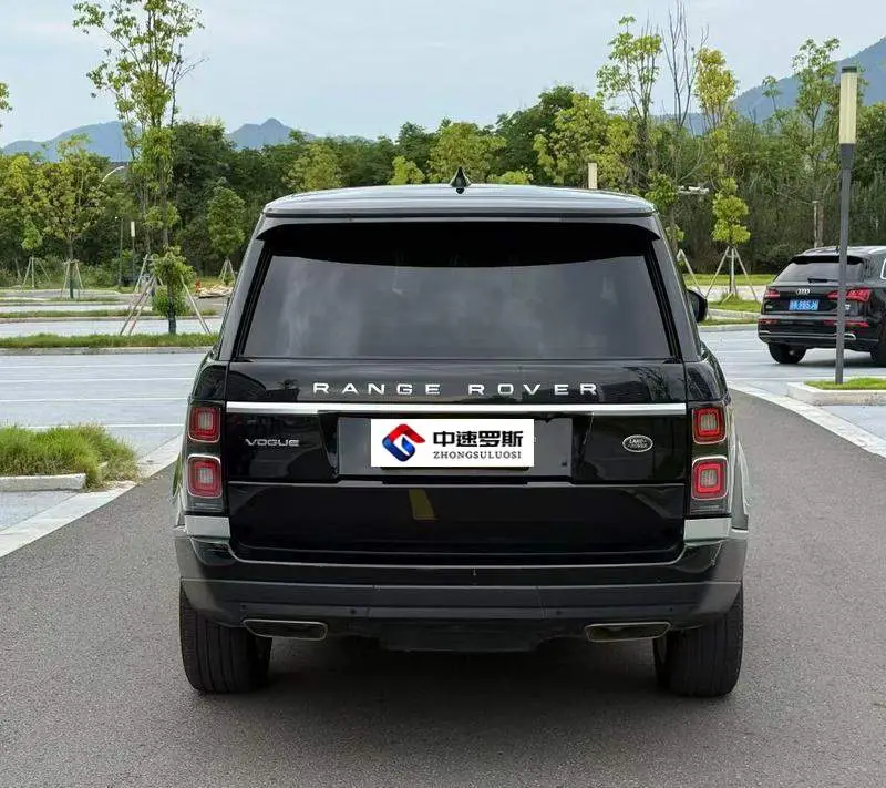 Range Rover 2022 3.0 L6 360PS Legend Edition — 3