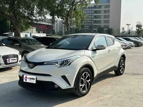 Toyota C-HR 2018 2.0L Leading Edition National VI
