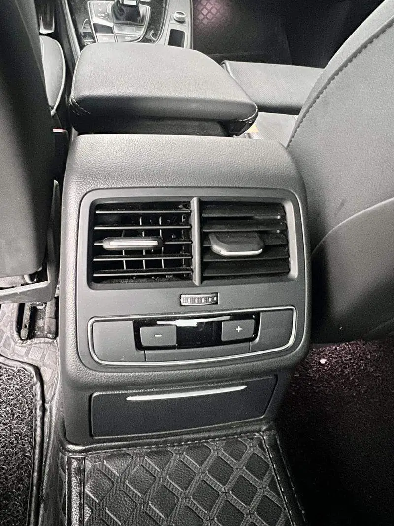Audi A4L 2024 40 TFSI Luxury Dynamic Edition — 8