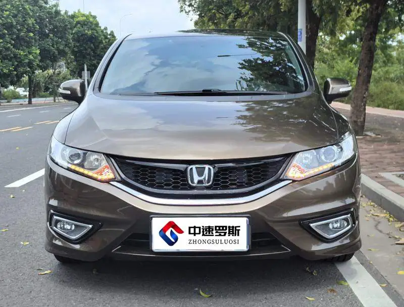 Jed 2014 1.8L CVT Luxury Edition 5 Seaters — 2