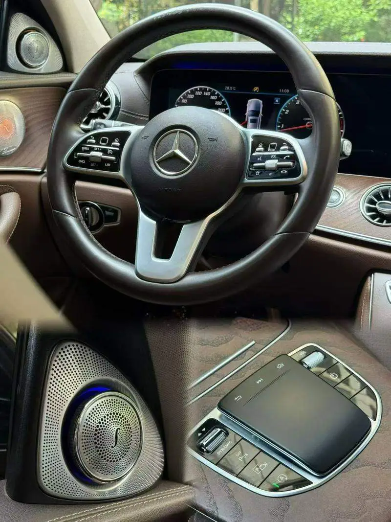 Mercedes-Benz E-Class 2019 E 300 L Fashion Edition — 8