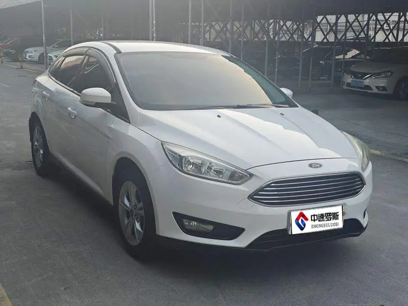 Fox 2017 Sedan 1.6L Manual Fashion Smart Edition — 3