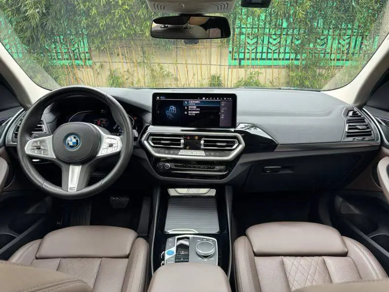 BMW iX3 2023 Leading Model — 9