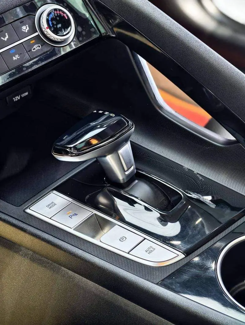Elantra 2022 240TGDi DCT GLX Elite Edition — 10