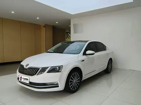 Octavia 2018 TSI230 DSG Luxury Edition