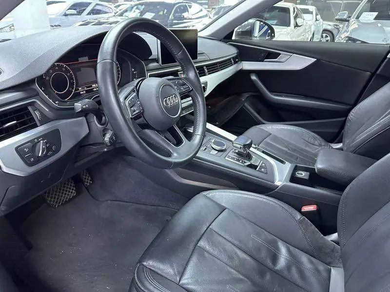 Audi A4L 2019 40 TFSI Fashion National VI — 17