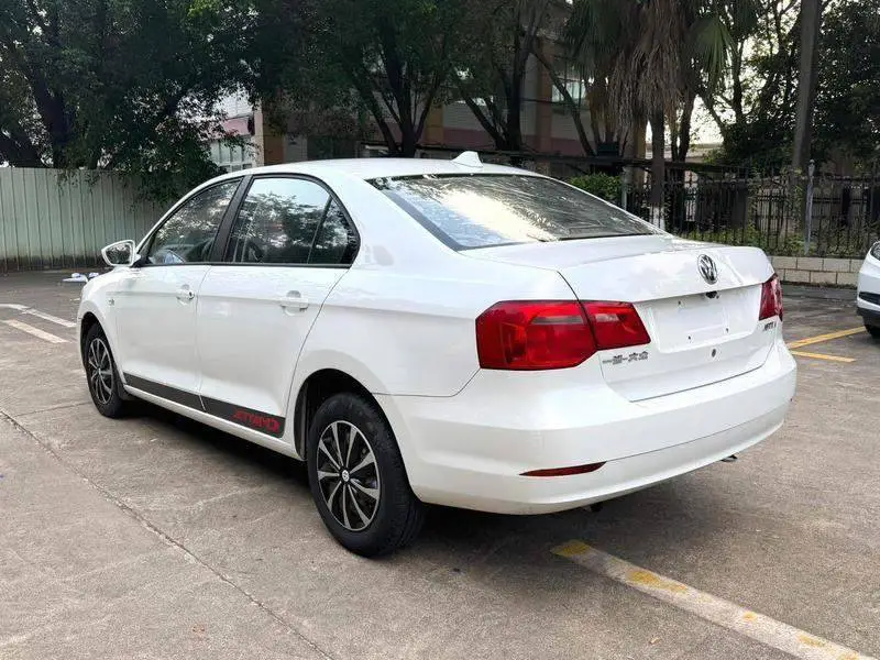 Jetta 2015 Value Edition 1.6L Automatic Fashion Model — 4