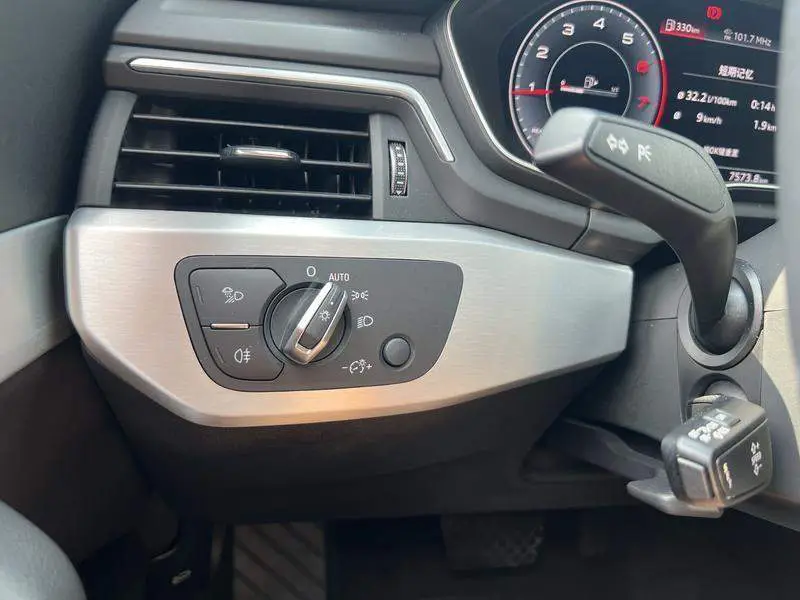 Audi A4L 2020 40 TFSI Stylish and Dynamic — 13