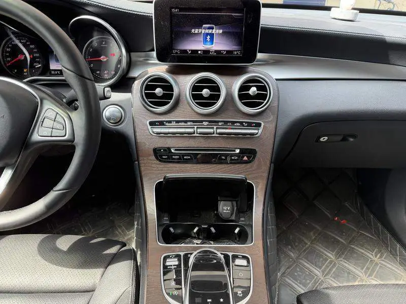 Mercedes-Benz GLC 2019 GLC 300 L 4MATIC Dynamic — 13