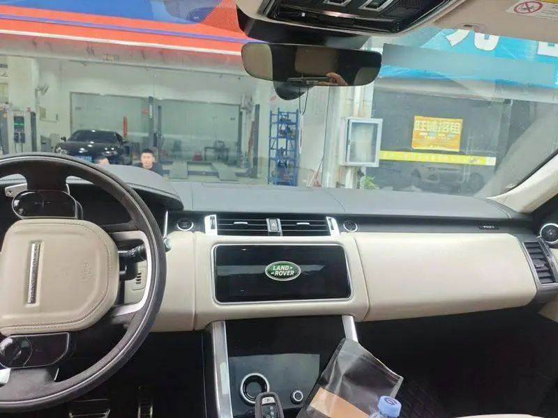 Range Rover Sport 2022 3.0 L6 Tiger Ambition Edition — 10