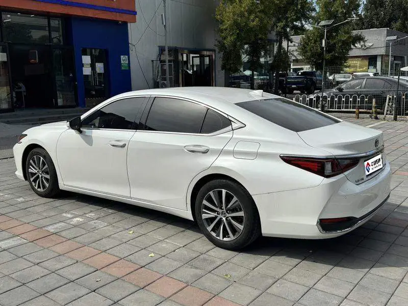 Lexus ES 2018 200 Excellence Edition National VI — 4