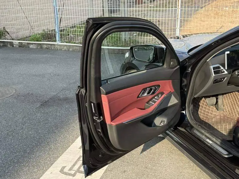 BMW i3 2026 eDrive 40 L Shadow Edition — 11
