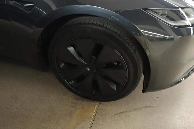 Model 3 2023 rear-wheel drive version — 11