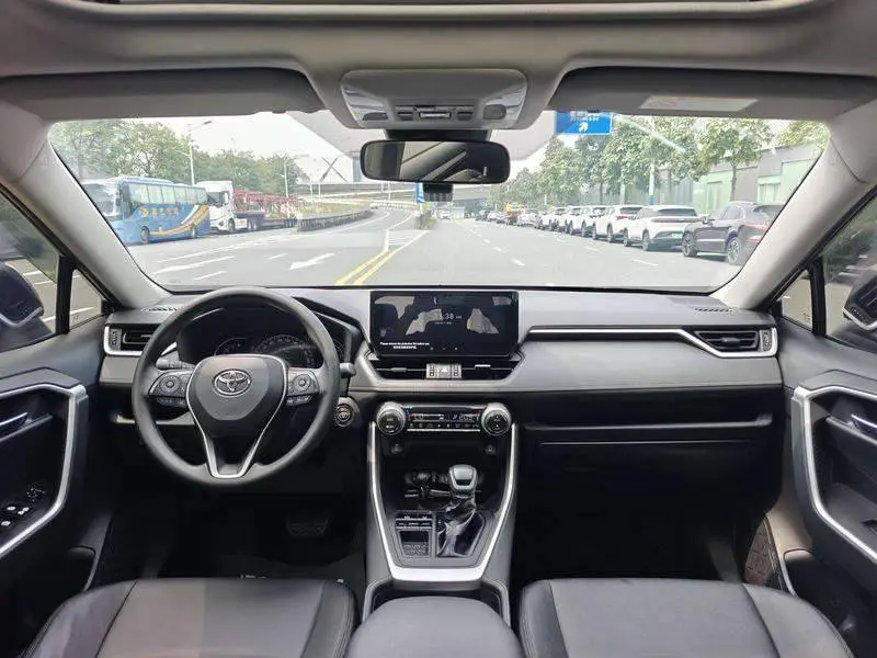 RAV4 Rongfang 2023 2.0L CVT 2WD Fashion Edition — 15