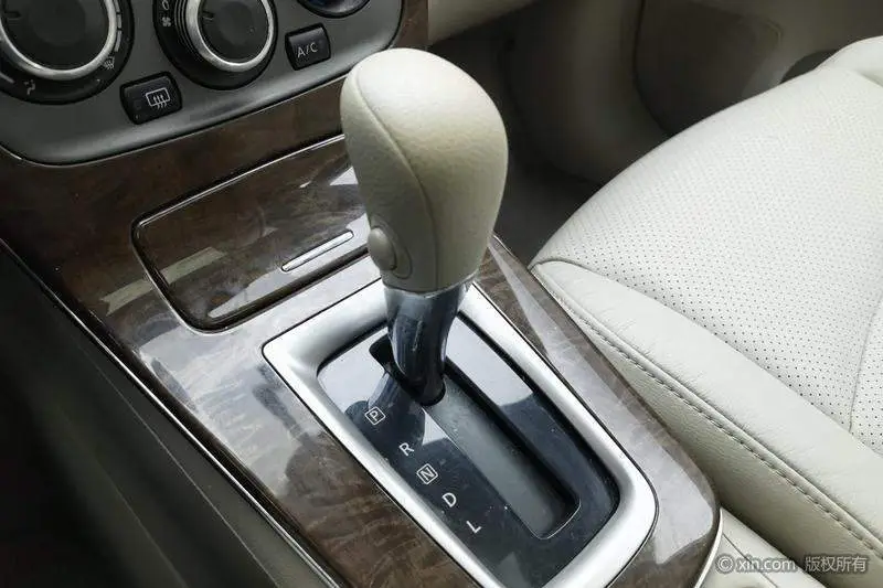 Sylphy 2012 1.6XL CVT Deluxe Edition — 15