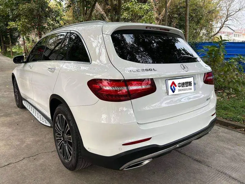 Mercedes-Benz GLC 2019 GLC 260 L 4MATIC Dynamic — 4