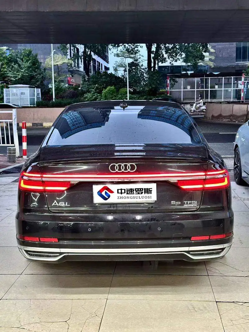 Audi A8 2021 A8L 50 TFSI quattro Comfort Edition — 3