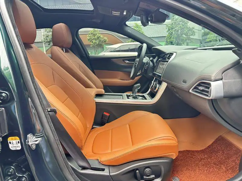 Jaguar XEL 2025 R-DYNAMIC 90th Anniversary Edition 2.0T 250PS — 19