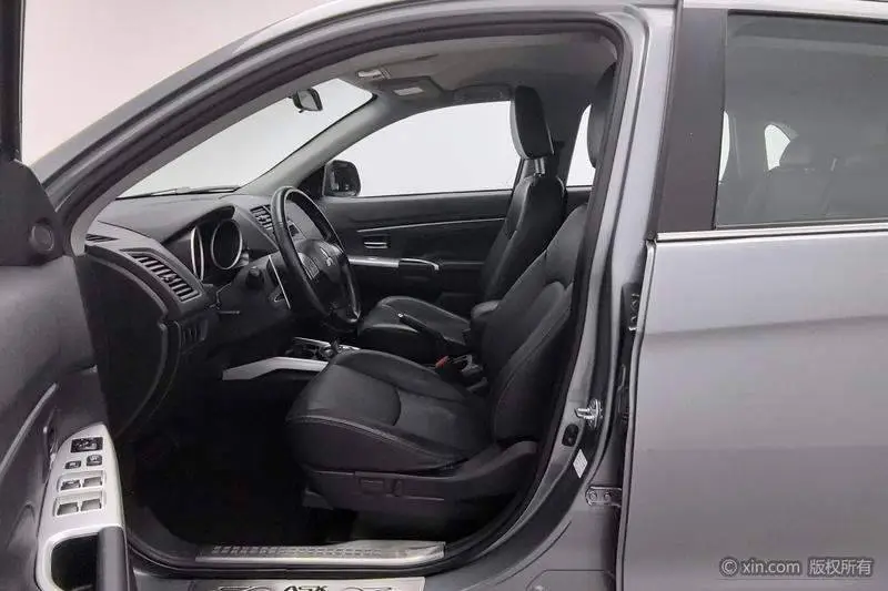 ASX 2013 2.0L CVT 2WD Deluxe Edition — 17