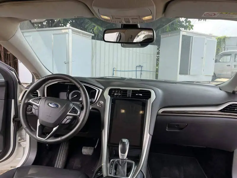 Mondeo 2013 2.0L GTDi200 Luxury Model — 9