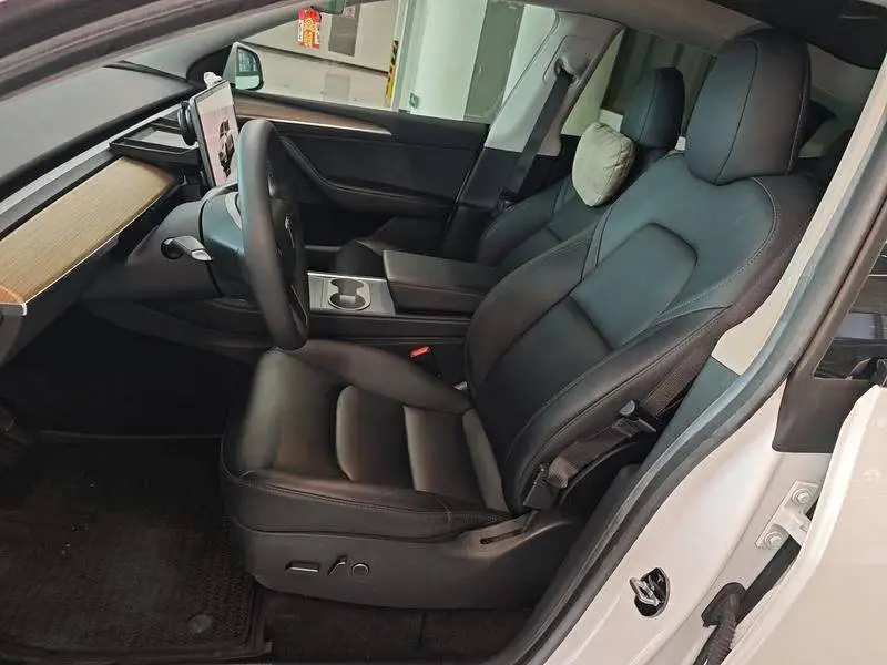 Model Y 2022 facelifted rear-wheel drive version — 10