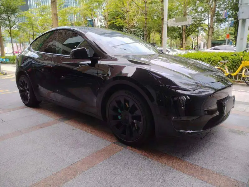 Model Y 2021 Long Range All-Wheel Drive — 3