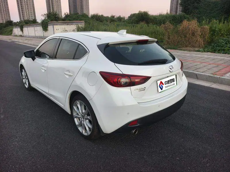 Mazda 3 Angkesaila 2014 Hatchback 2.0L Automatic Flagship Model — 4