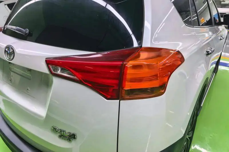 RAV4 Rongfang 2015 2.5L Automatic 4WD Elite Edition — 7