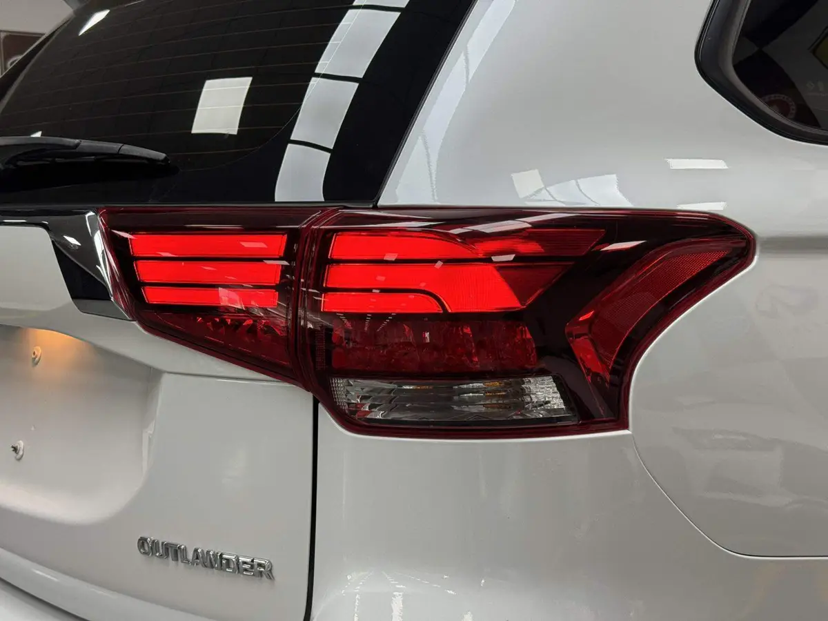 Outlander 2021 Model 2.0L 2WD Enjoy Edition 7 Seaters — 8