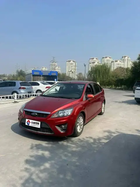 Fox 2011 Hatchback 1.8L Automatic Fashion Model