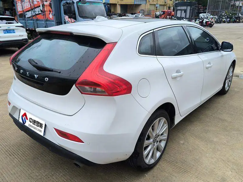 Volvo V40 2013 2.0T Smart Edition — 6