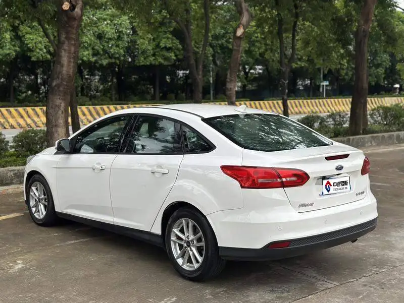 Fox 2017 Sedan 1.6L Automatic Fashion Smart Edition — 4