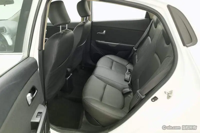 Kia K2 2015 Sedan 1.4L MT GLS — 20