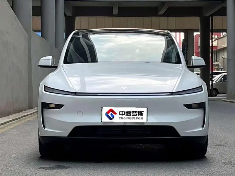Model Y 2025 rear-wheel drive version — 2