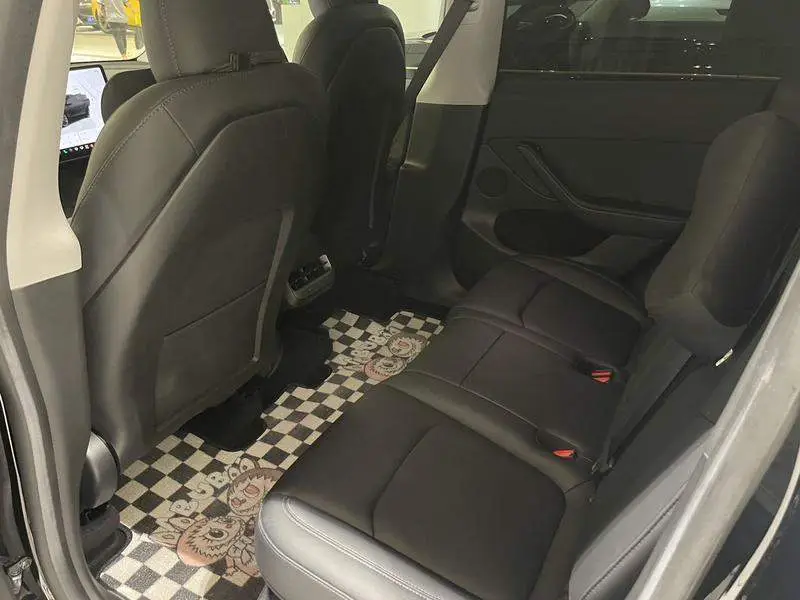 Model Y 2022 facelifted rear-wheel drive version — 9