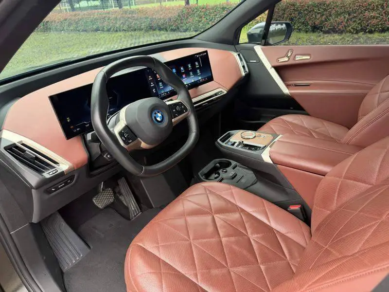 BMW iX 2023 xDrive50 — 9
