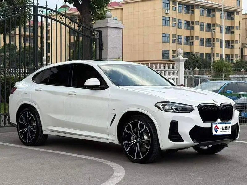 BMW X4 2022 xDrive 25i M Sport Package — 3
