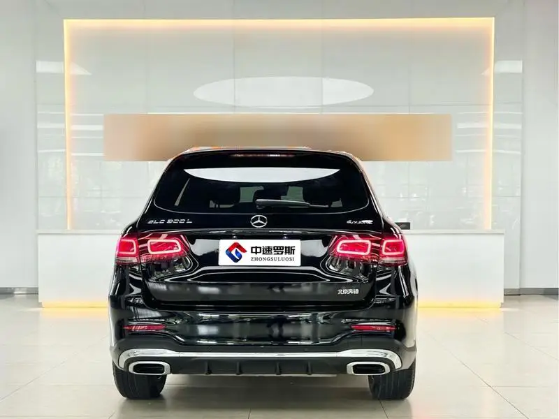Mercedes-Benz GLC 2022 GLC 300 L 4MATIC Dynamic — 4