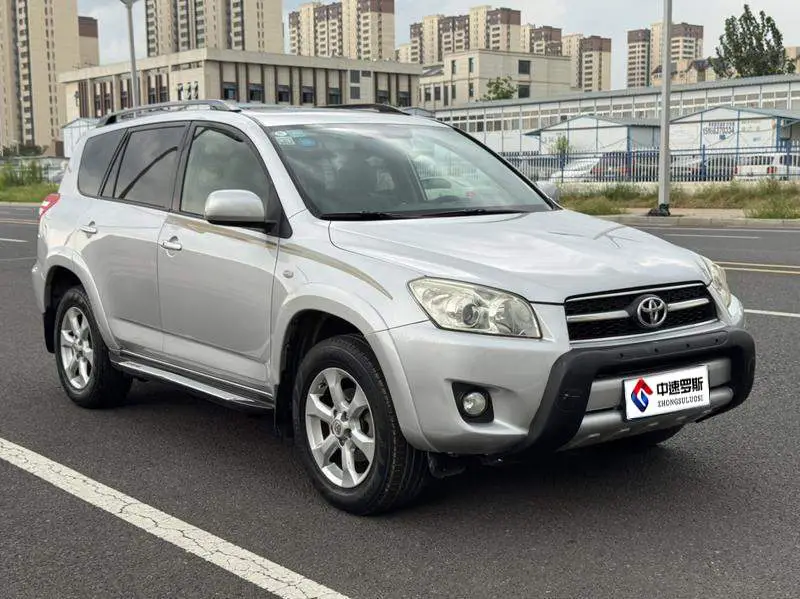RAV4 Rongfang 2009 2.4L Automatic Luxury Navigation Edition — 3