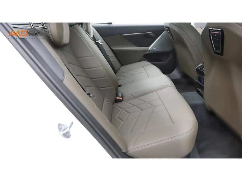 BMW 5 Series 2024 530Li Leading Luxury Package — 10