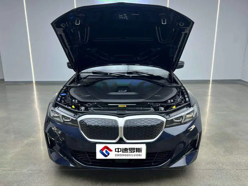 BMW i3 2025 eDrive 35 L — 10