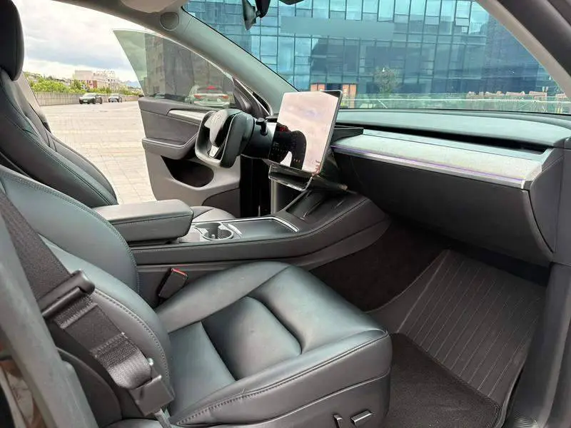 Model Y 2023 rear-wheel drive version — 9