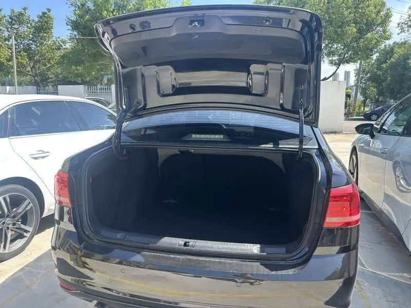 Lavida 2015 1.6L Automatic Comfort Edition — 17