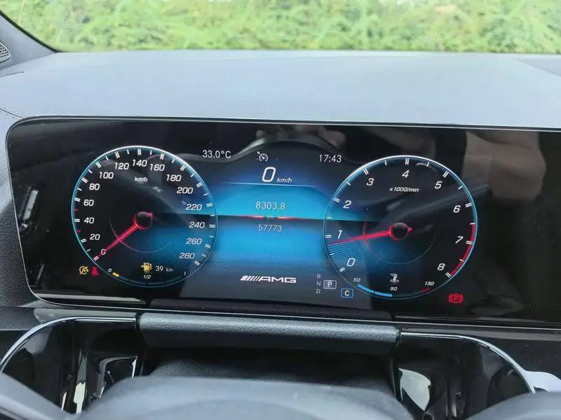 Mercedes-Benz GLA AMG 2021 AMG GLA 35 4MATIC — 12