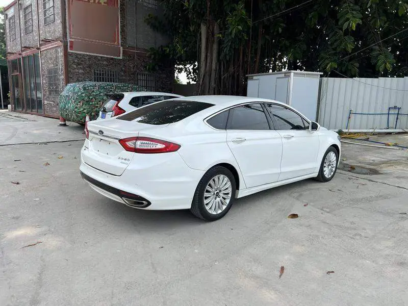 Mondeo 2013 2.0L GTDi200 Luxury Model — 6