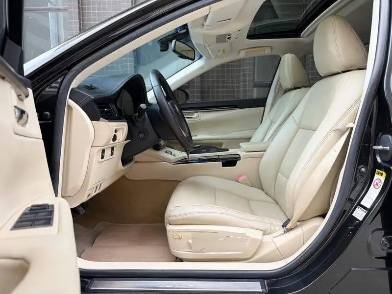 Lexus ES 2013 300h Elite Edition — 15