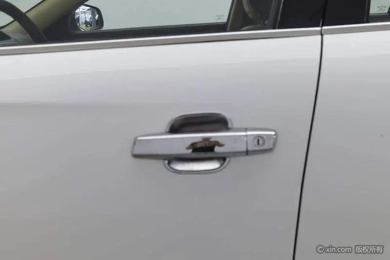 Familia 2015 1.6L Manual Fashion Edition — 10