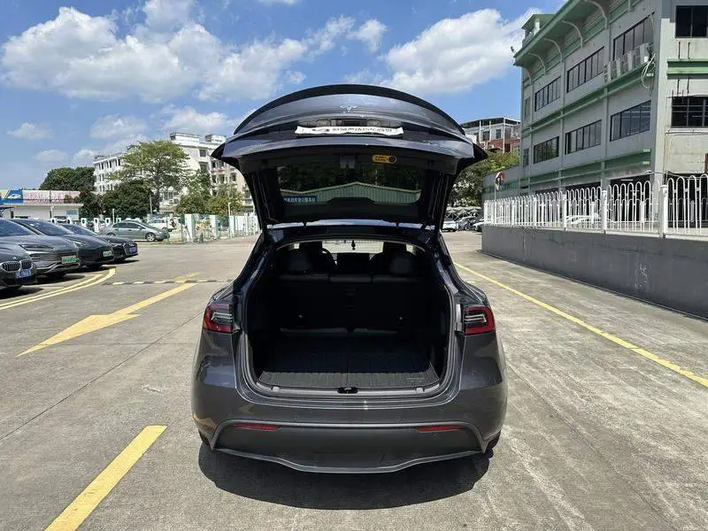 Model Y 2022 facelifted rear-wheel drive version — 10