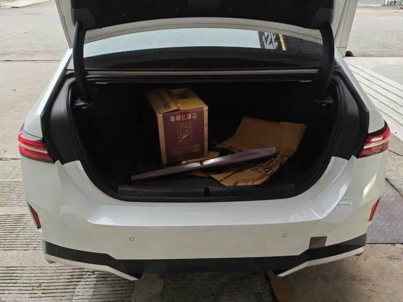 BMW 5 Series 2025 530Li Premium M Sport Package — 9